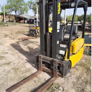 2013 Yale 3 wheel electric forklift